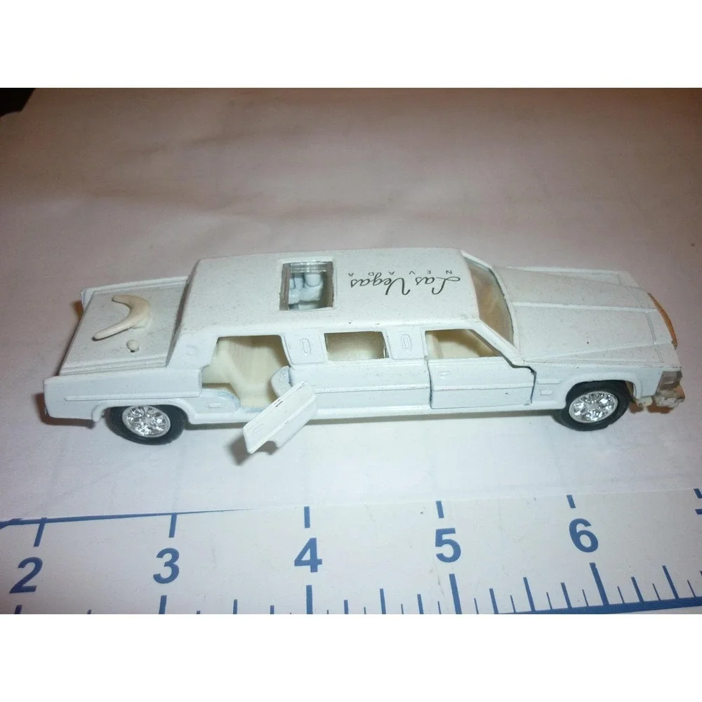 Majorette White Las Vegas Nevada Limousine Toy‎ Car Model Open Doors Sunroof